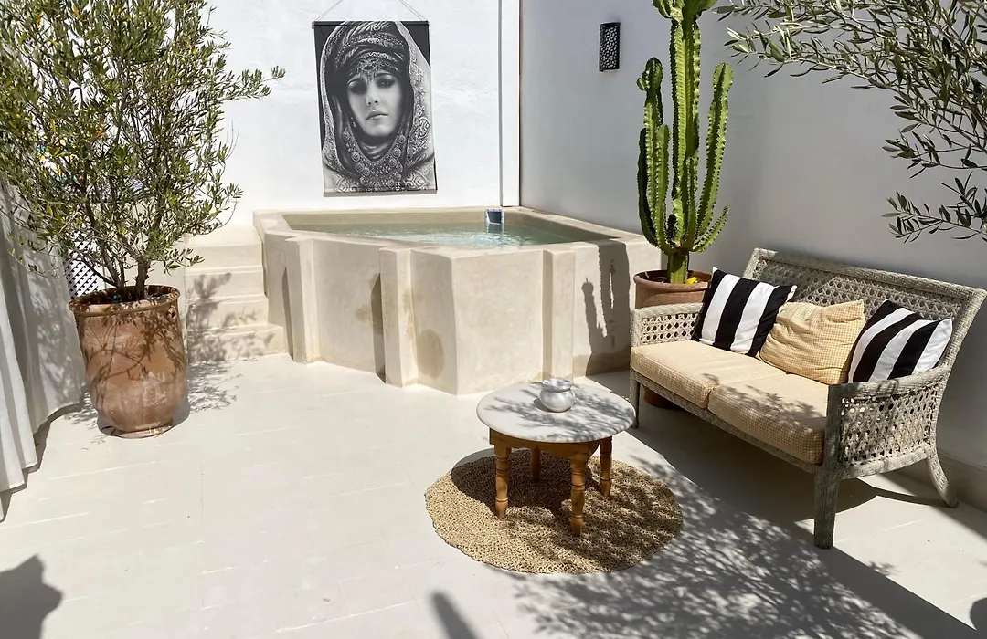 Riad 24-1